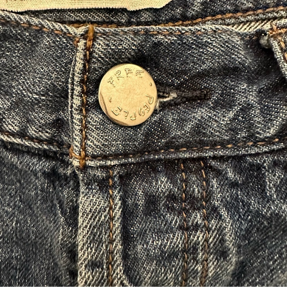 We The Free by Free People Denim Distressed Shorts Size 26 - Picture 4 of 8